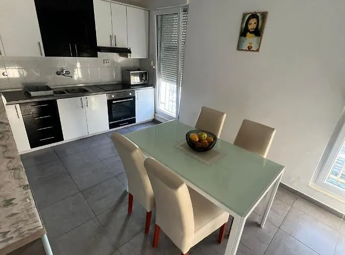 Duzel Apartamento Split